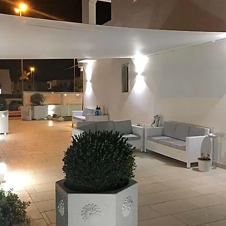 La Dimora Salento 4* كاروفينيو